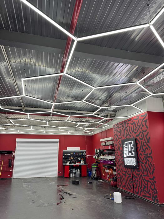 Освещение для детейлинг студий и гаражей