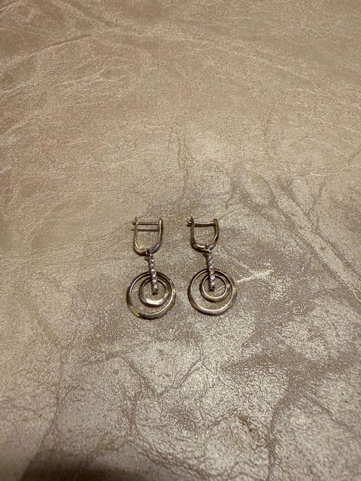 Сребърни обеци с камъчета