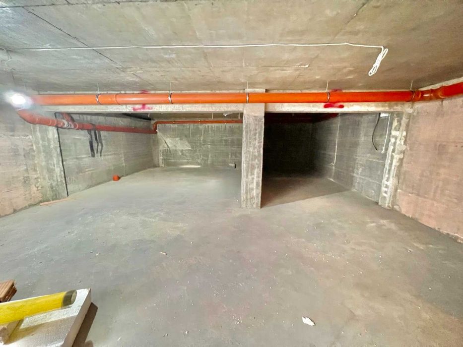 Дава се под наем Гараж / Паркомясто в Русе, Център - 18 кв.м за 102 € - Снимка #2