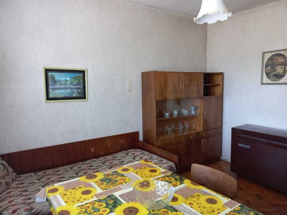 Дава се под наем Тристаен апартамент в Дупница - 85 кв.м за 229.5 € - Снимка #2