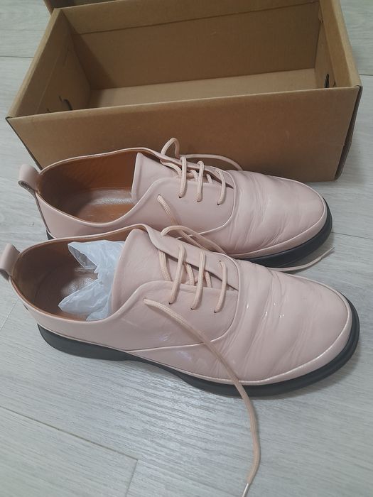 Pantofi de dama cu șiret