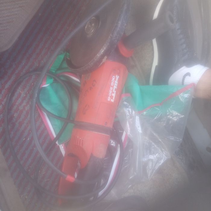 Hilti болгарка 230-D