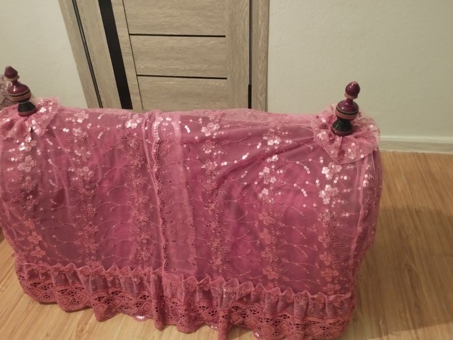 Бешик  чакалоклар учун.  Енгидек куп тутилмаган. Хамма нарсаси духоба.