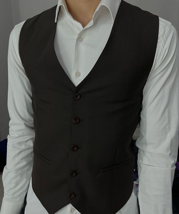 Коричневый костюм