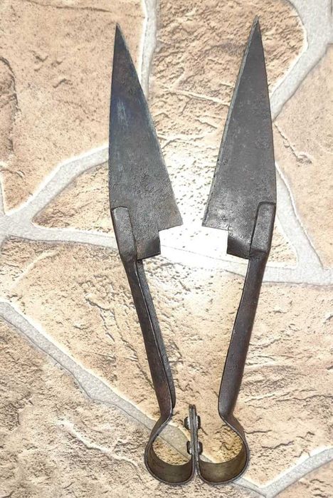 Стари керпеден, овчарска и овощарска ножица, клещи, трион