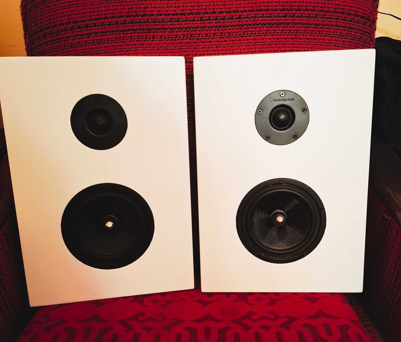 Wall bookshelf speakers Cambridge Audio WS30