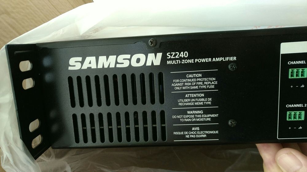 Samson SZ240-Професионален студиен усилвател клас D