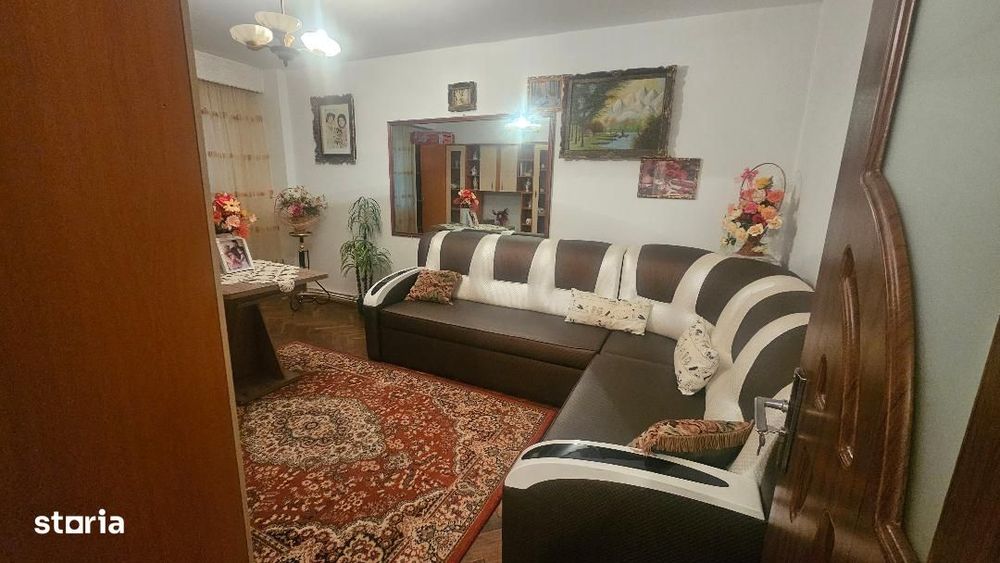 Apartament 3 camere CETATE