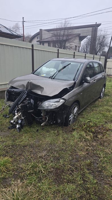 Mercedes b class 180 avariat