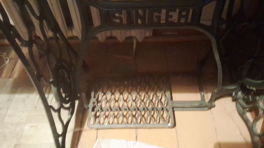 Продам швейную Машинку SINGER