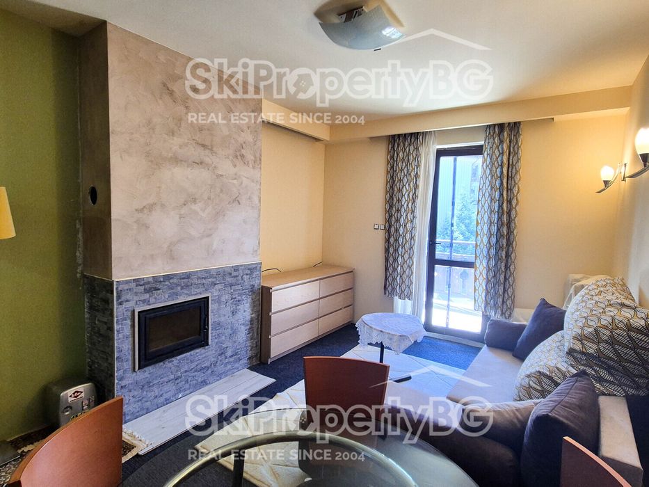 Двустаен апартамент с паркомясто и добра локация в Банско!
