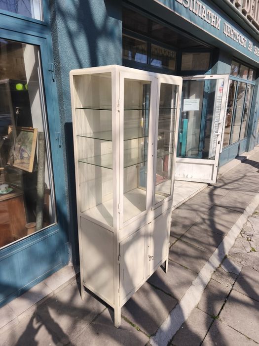 Автентична витрина от Соца