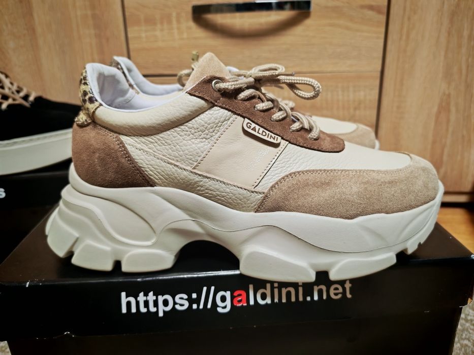 Сникърси/  дамски обувки / 41  номер Galdini НОВИ