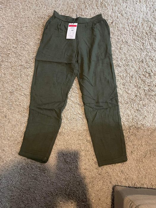 Compleu, sacou si pantaloni, costum de in kaki, nou cu eticheta Sinsay