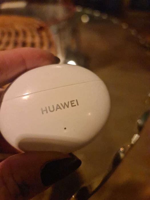 Слушалки HUAWEI, тапи