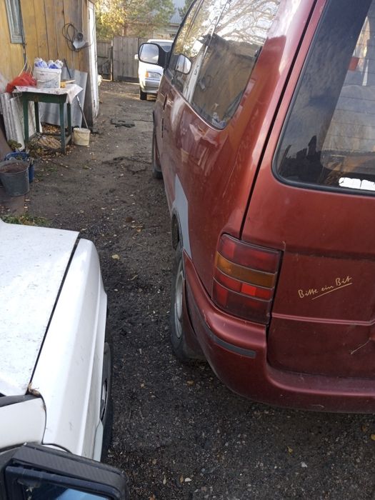 Продам,минибус. Nissan serena девяносто третьего года .