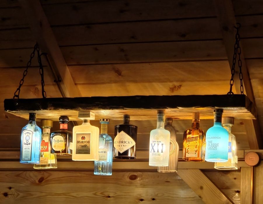 Lustră rustică handmade din grindă veche de lemn masiv