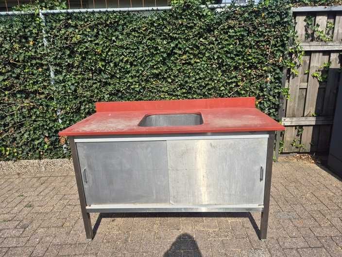 Касапска / месарска маса с шкаф и мивка