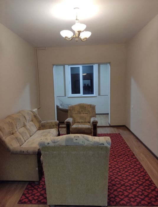 Сдается уютная 3 х комнатная квартира возле рынка Кадышева 4 этаж 5 эт