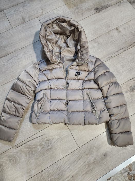 Страхотно сиво сребристо якенце