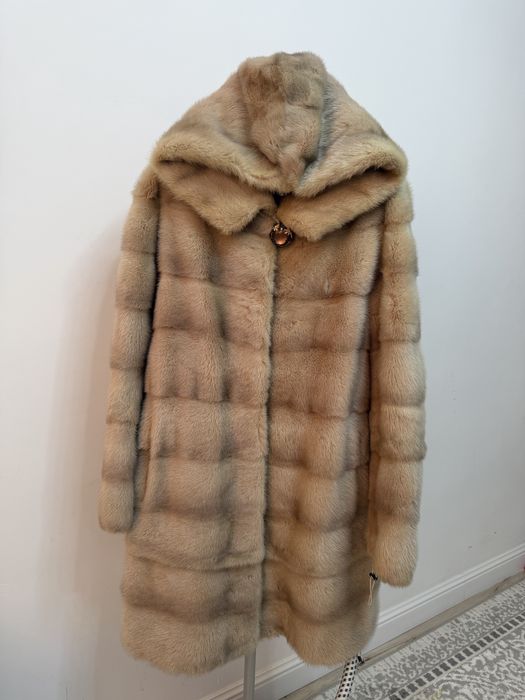 Продам Норковую шуба