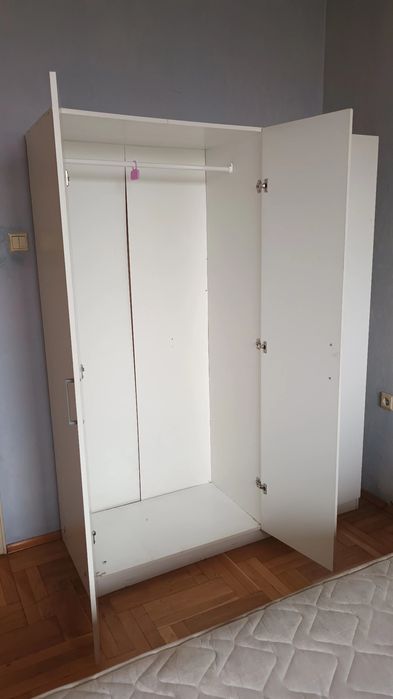 Гардероб бял трикрилен