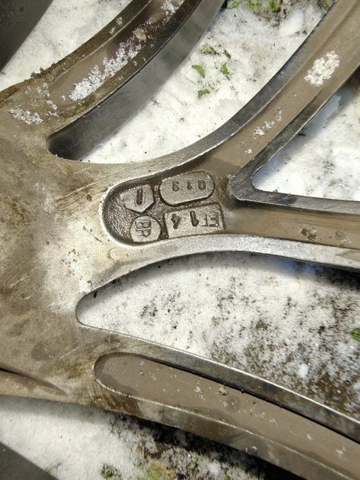 Продам диски R20 с шинами 245/40/20