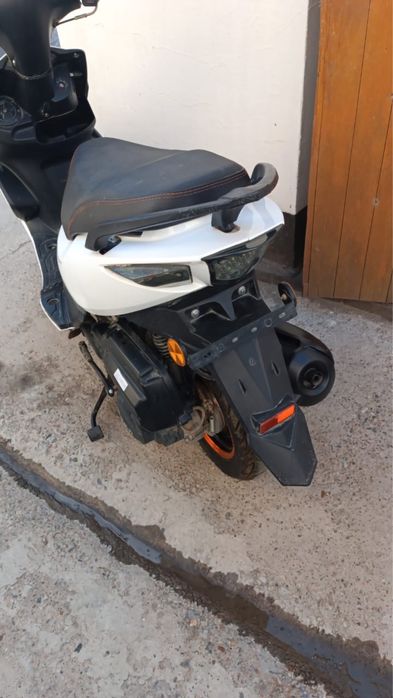 Продам скутер на бензине