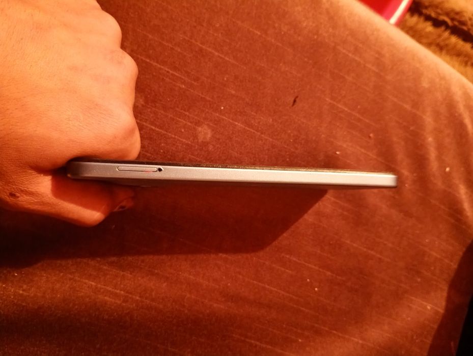 Vând telefonul Motorola e15