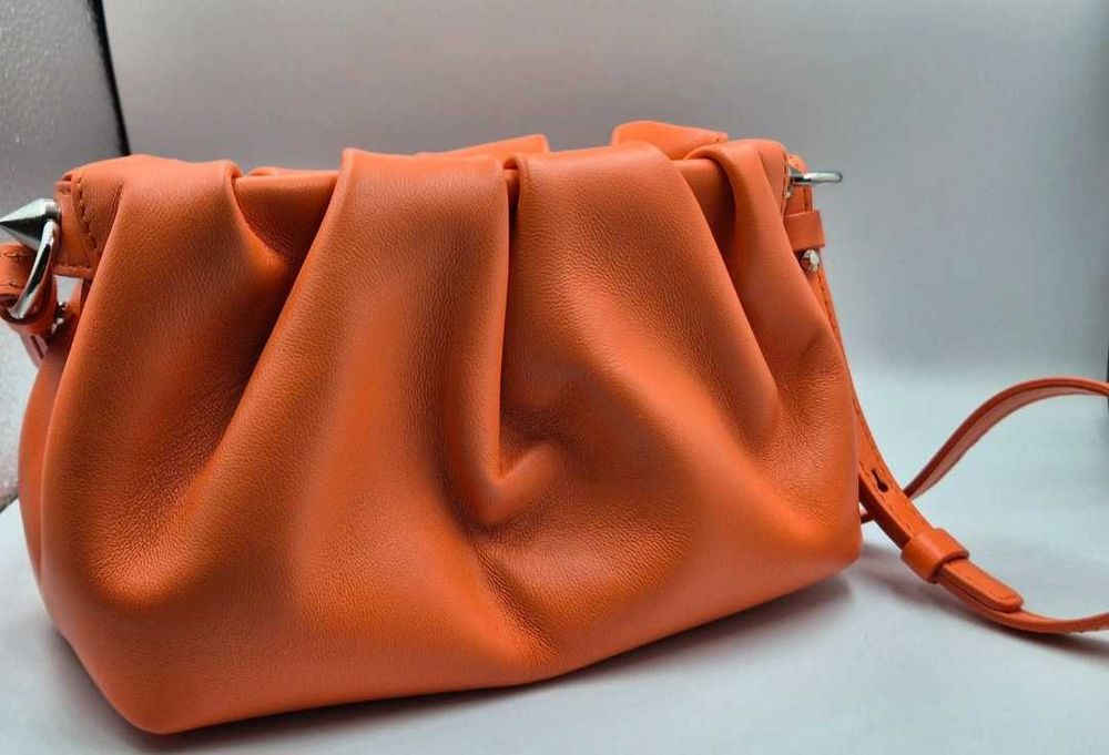 Geanta Christian Louboutin Eva Mini