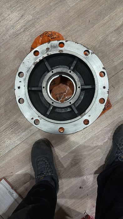 Ступица передняя HOWO JWZ