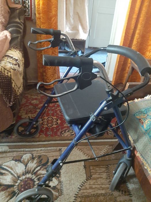 Срочно продаются ходунки