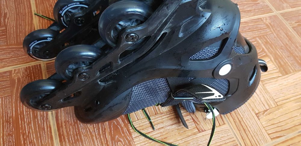 Role de baieti de vanzare