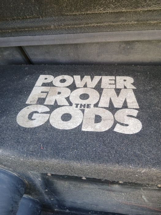 Музика с усилвател за кола