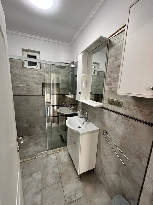 Ofer spre inchiriere Casa in zona Piata Mica Str Paris