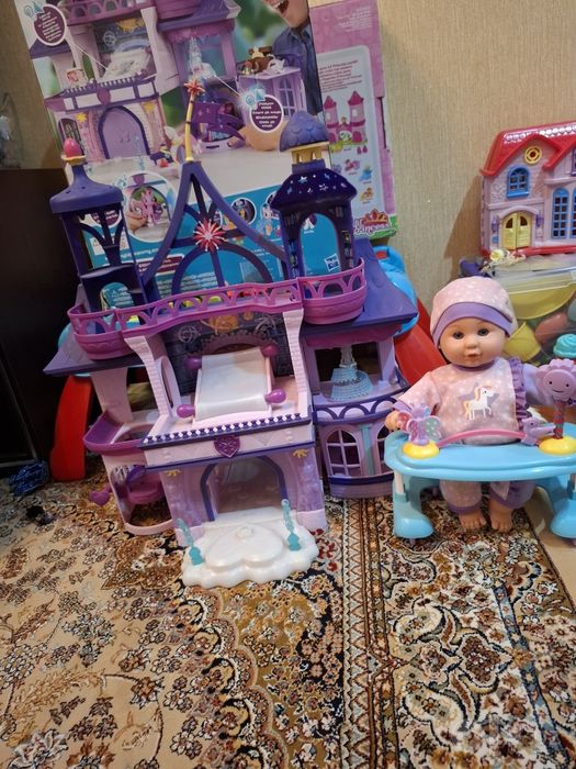 Продается игрушечный замок ПОНИ