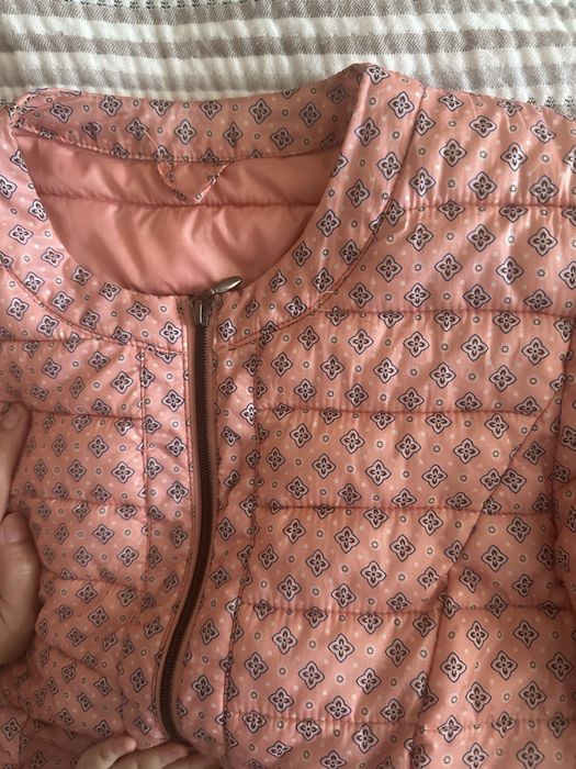 Ветровка продам 44 размер