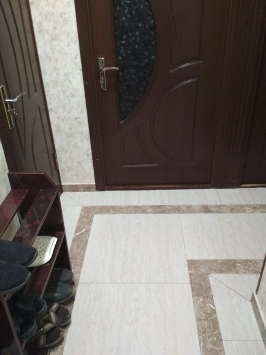 Чиланзар на 20 квартале продается 3х комнат квартира на 4 этаже срочно