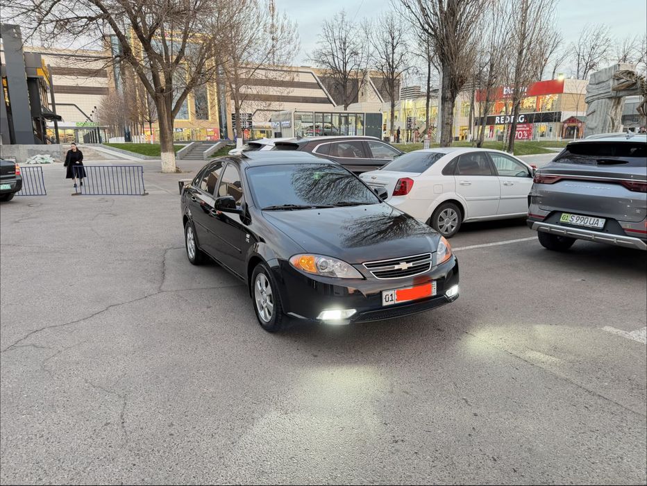 Moshina sotiladi srochni 15500$
