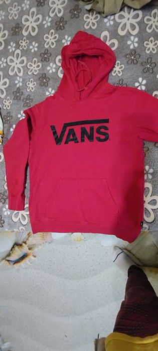 Суичър в цикламено за сезона