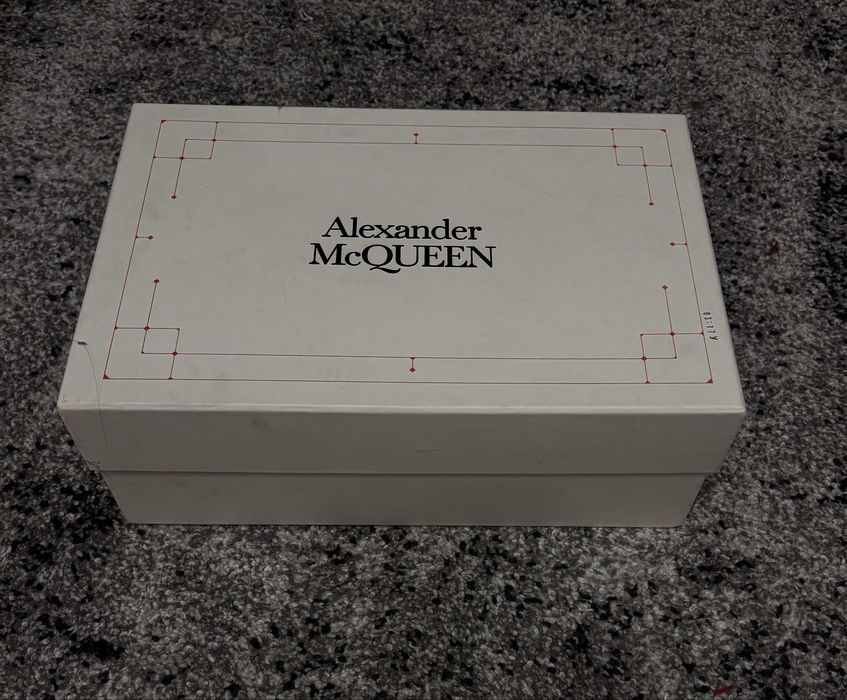 Alexander McQueen – Negru cu Alb | Mărimea 44