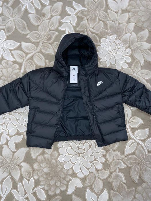 Geaca nike Storm-Fit. Zalau • OLX.ro
