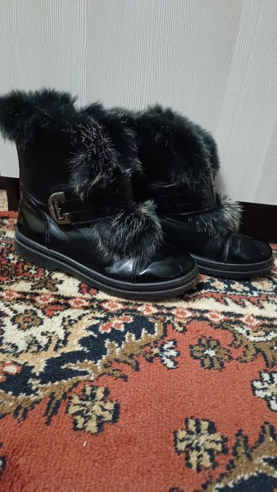 Продам детскую обувь