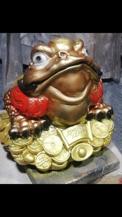 Статуэтка копилка 2025г. Из гипса.