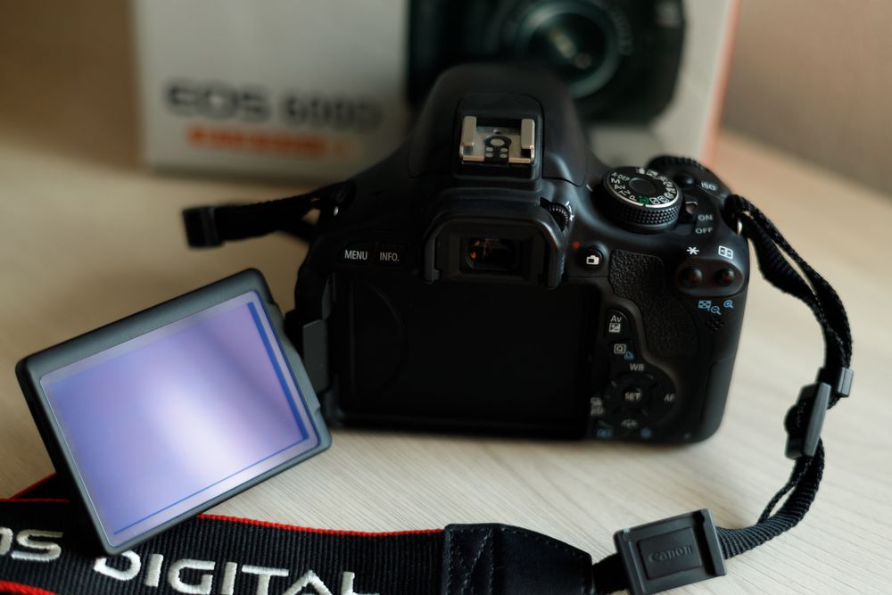 Продам фотоаппарат Canon 600D