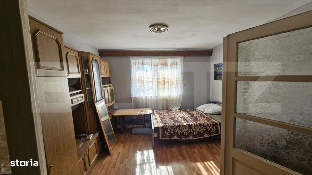 Casa 5 camere, 2 bucatarii, 140 mp, curte si gradina, zona Blaj