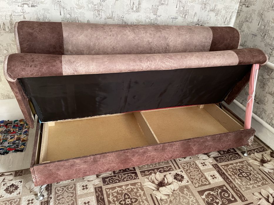 Диван и два кресла