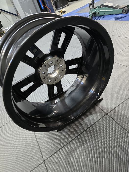 ОРИГИНАЛНА BMW 19” Джанта за X1 U11 / iX1