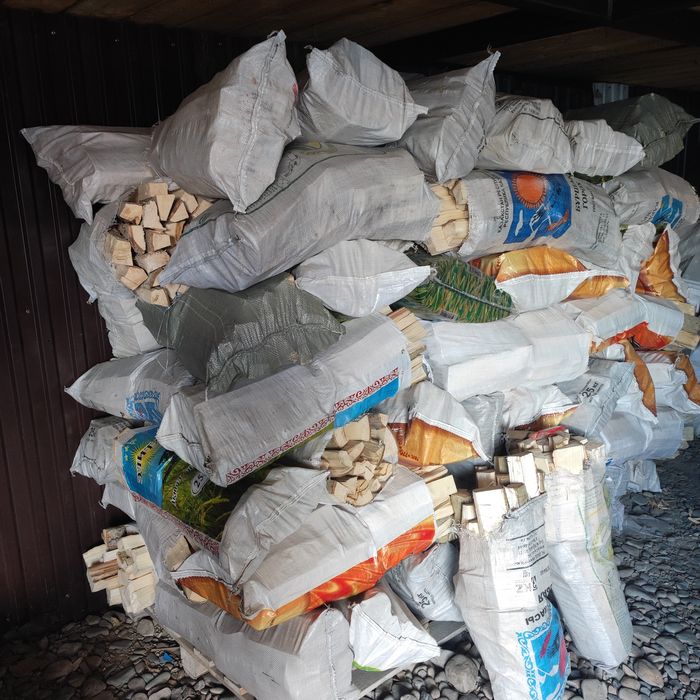 Уголь, дрова в мешках