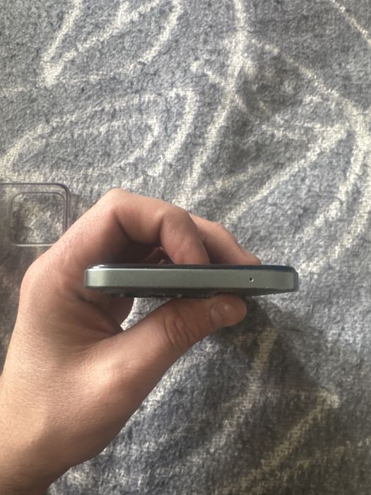 Продам Nubia v70 256g